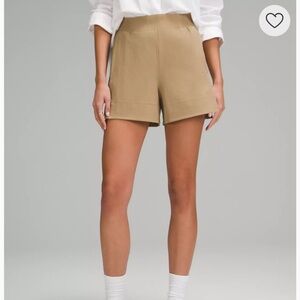 NWT Lululemon Stretch Woven Relaxed-Fit High-Rise Short 4”